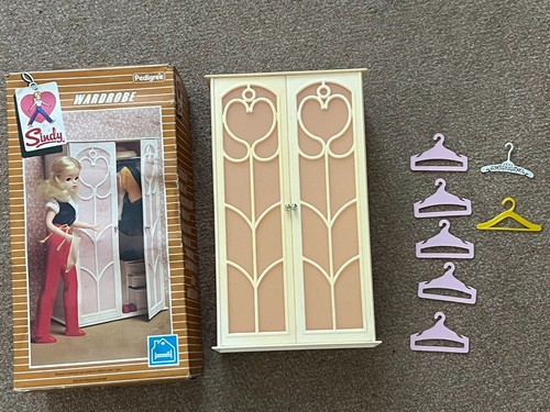 Sindy doll clothes wardrobe - doll,