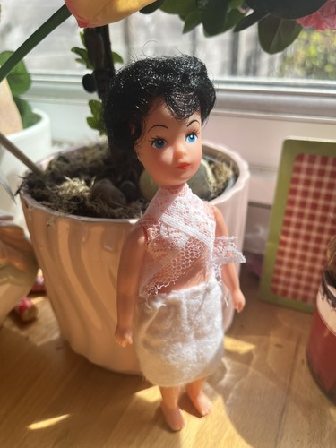 Vintage sindy style doll - sindy,