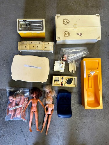 Vintage sindy dolls - vintage, +